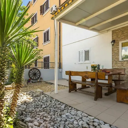 Areloj Vikendica Split